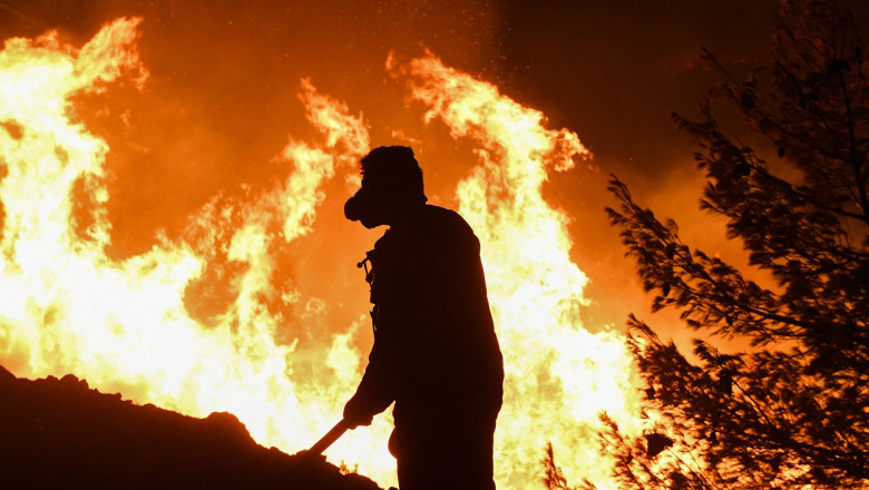 Incendiu de vegetație pe insula grecească Paros. Foto: Profimedia